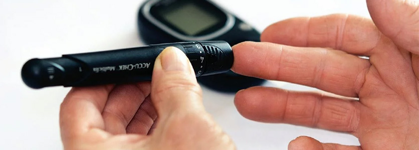 Ujian glukosa untuk memeriksa tahap gula dalam darah.