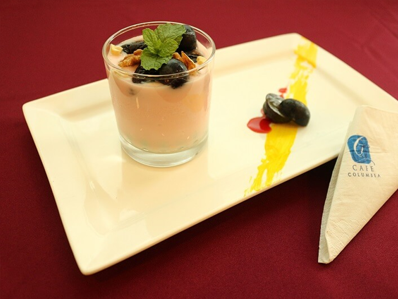 Strawberry yogurt, nutritious snack for pregnant moms.