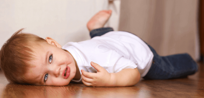 Kanak-kanak mengalami sawan demam dengan kekejangan pada sebahagian anggota badan